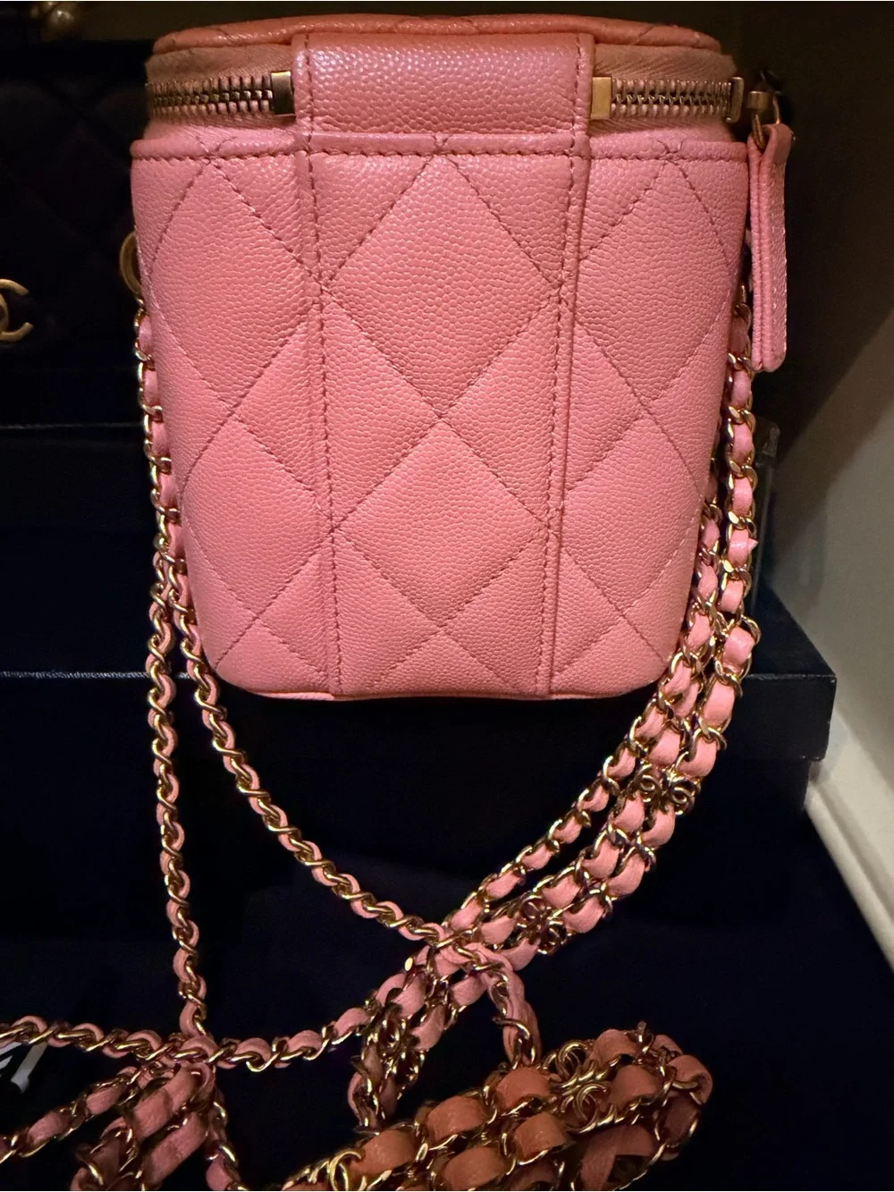 CHANEL Pink Quilted Vanity bag. Caviar leather Almost new!